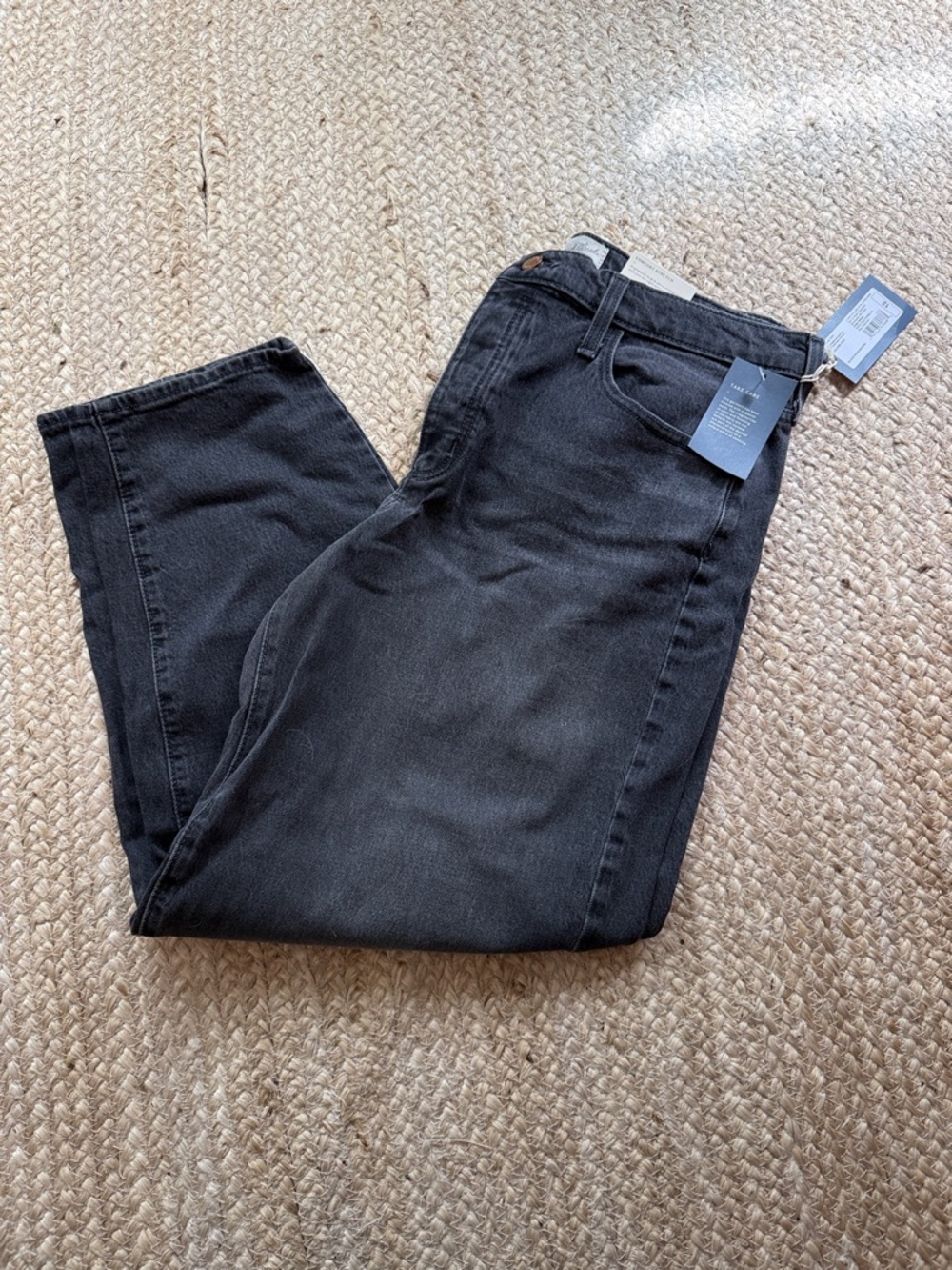 Universal Thread Women's high rise balloon Jeans in Black